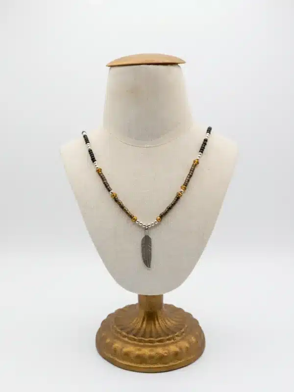 Collar Delta Negro con Dorado
